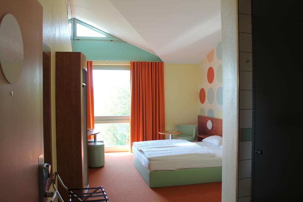 Hotel Holledau Geisenhausen Zewnętrze zdjęcie